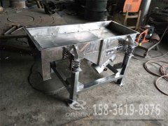 <b>不銹鋼直線篩憑什么比普通碳鋼直線篩貴？</b>